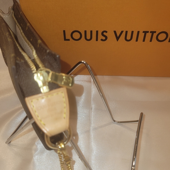 EUC Authentic Louis Vuitton Monogram POUCHETTE - Picture 6 of 10